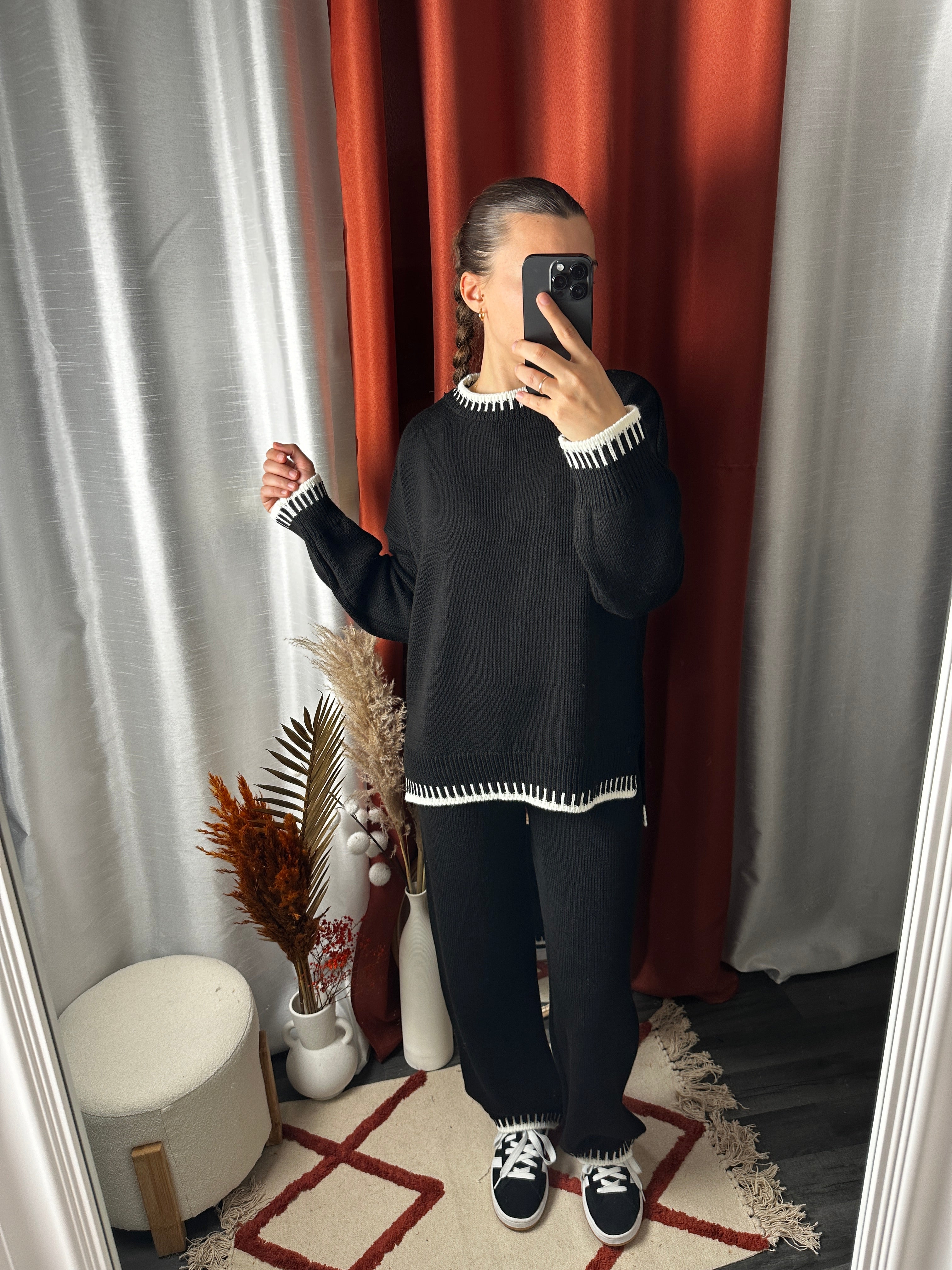 Ensemble avec motifs pull pantalon noir